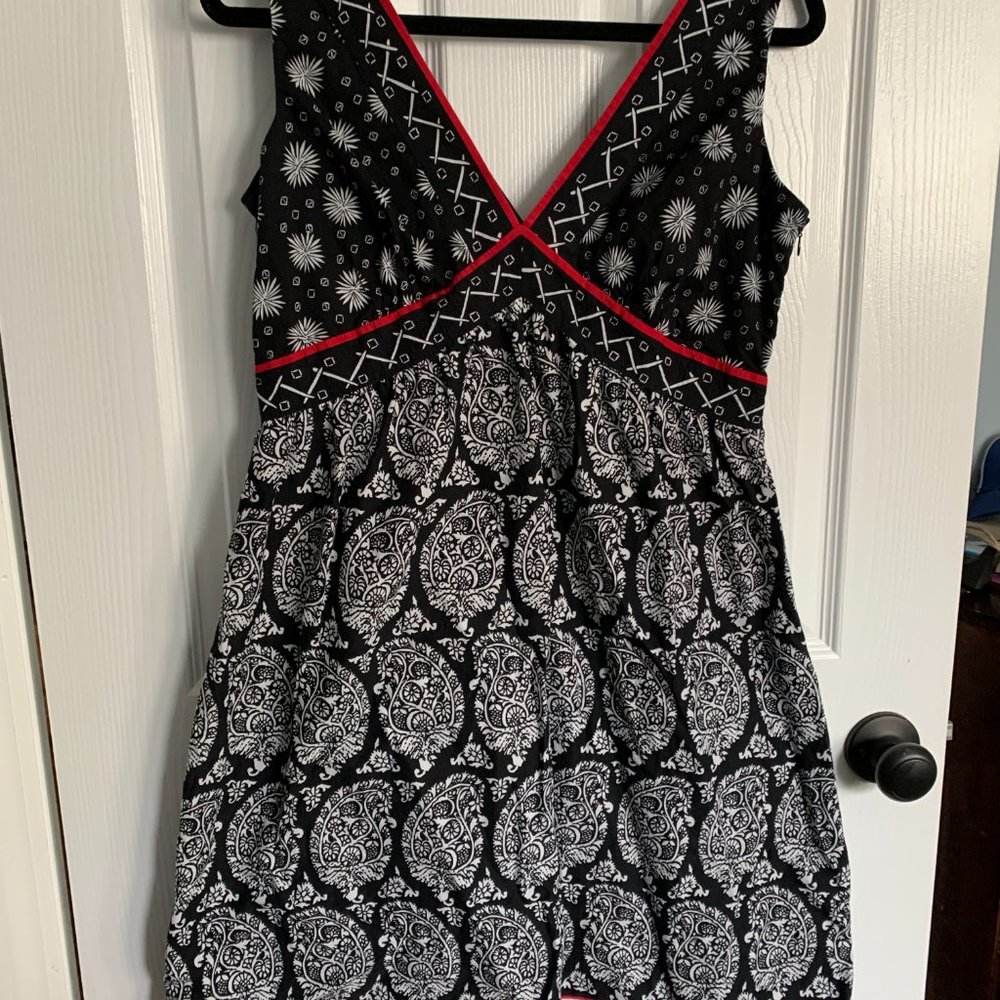 Adrianna Papell 100% Cotton Black, Red, & White V-Neck Dress Size 10